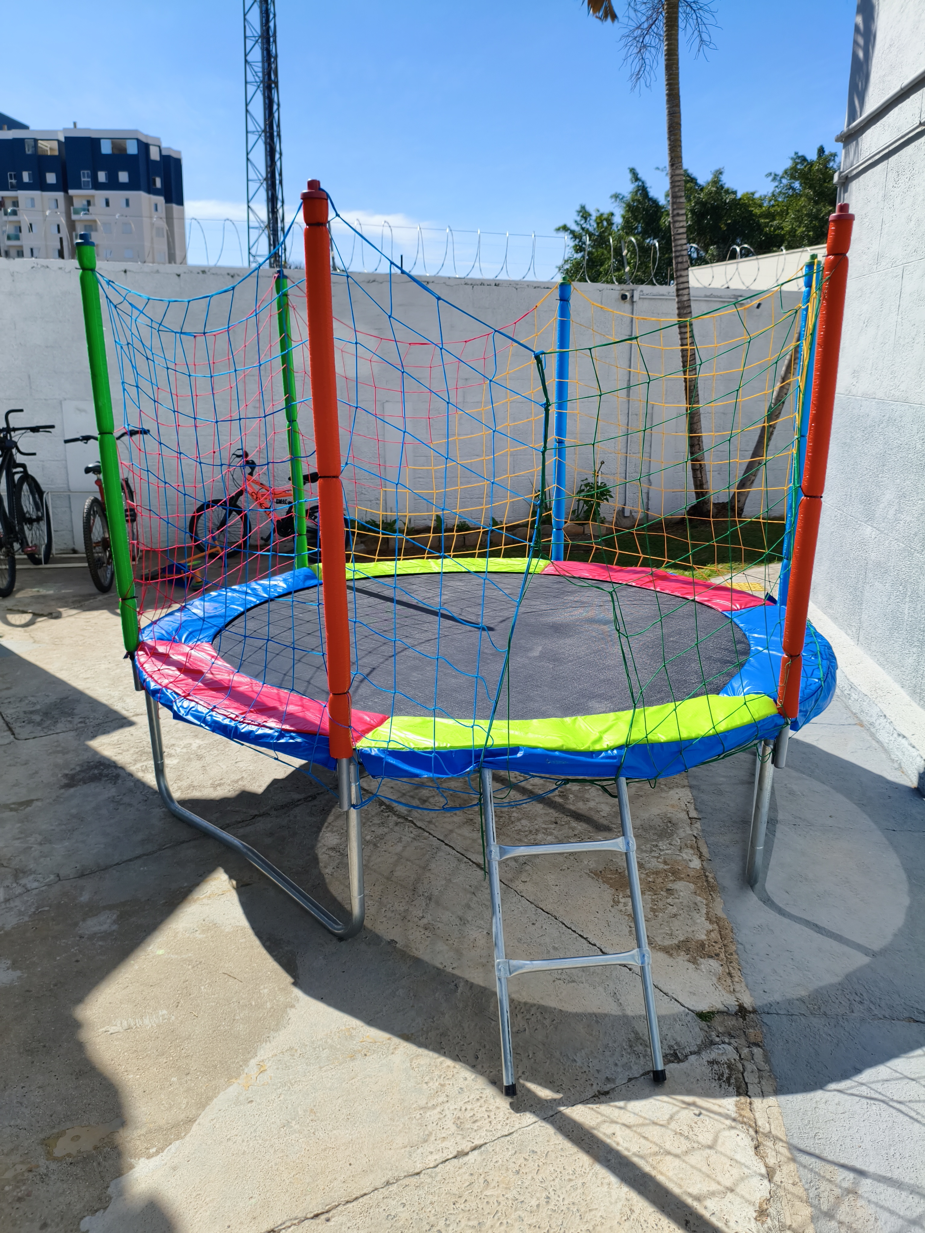 Piscina de bolinhas grande para aluguel em Indaiatuba